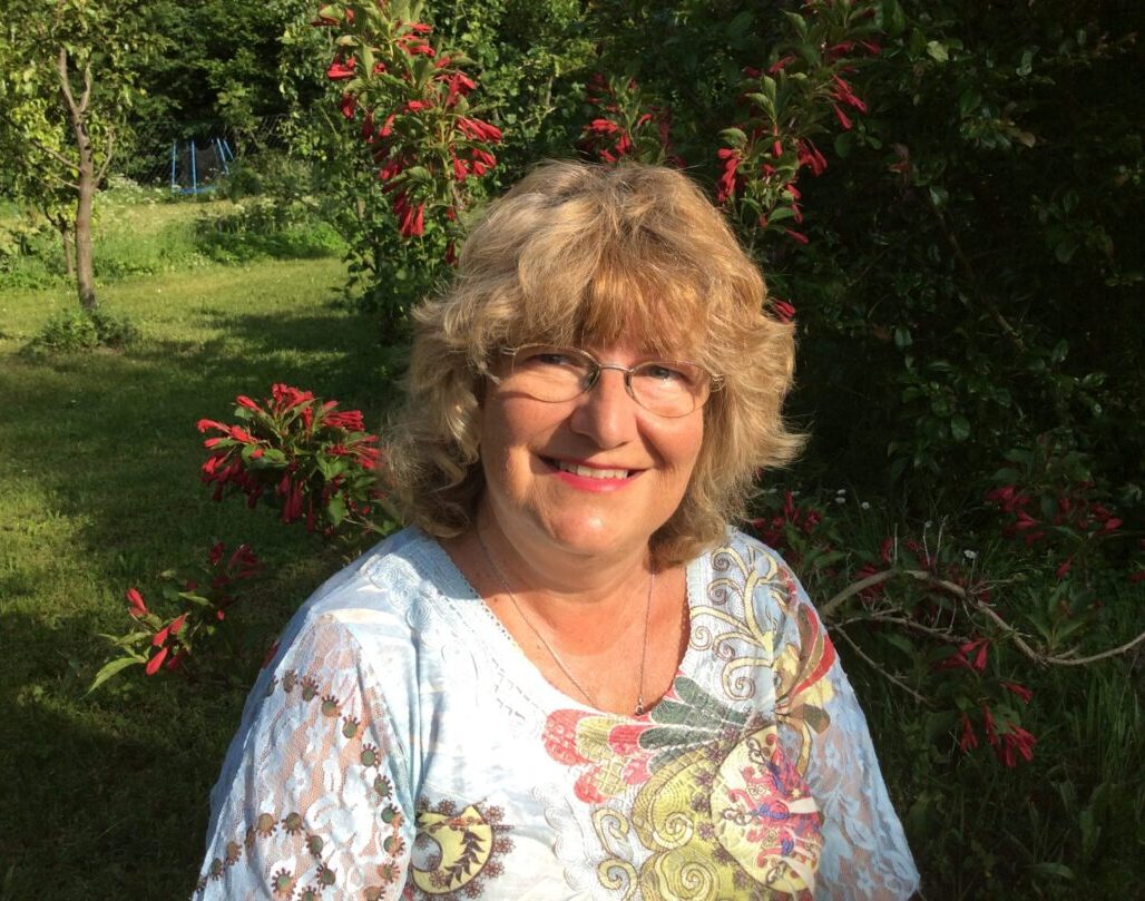 Moudrost jabloňových květů – Ilona Chroboková Dobrovodská
